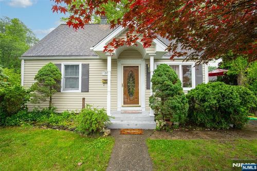 38 Rockridge Rd, Haskell, NJ, 07420-1037 | Card Image
