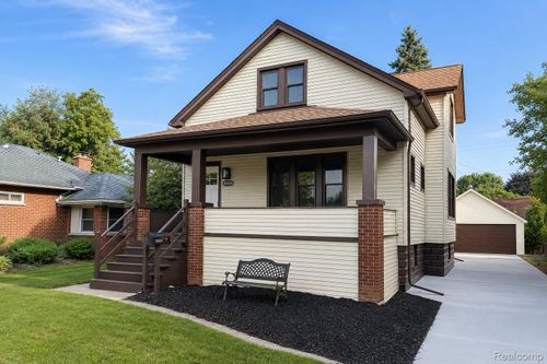 20834 Ardmore Park Dr, Saint Clair Shores, MI, 48081-1810 | Card Image