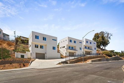 2740 Reo Dr, San Diego, CA, 92139 | Card Image