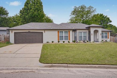 9248 S 87th East Ave, Tulsa, OK, 74133-5511 | Card Image