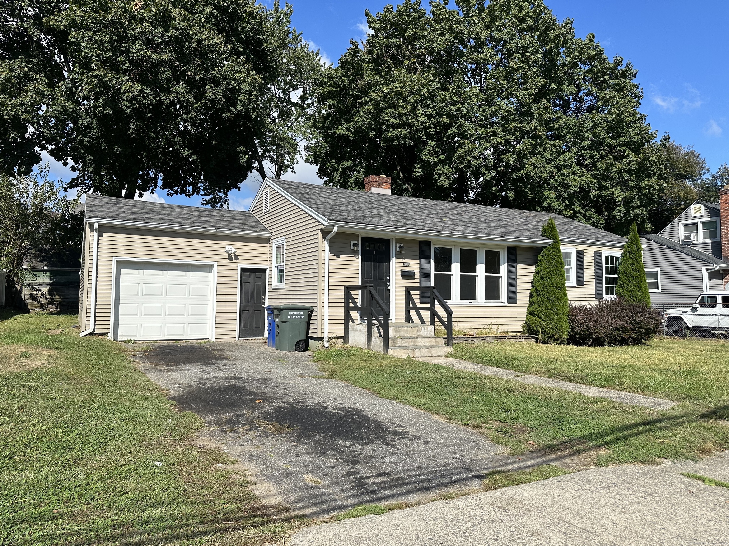 Fairview Ave, Bridgeport, CT 06606