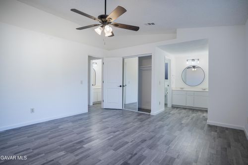 38950 163rd St E, Lake Los Angeles, CA, 93591-3423 | Card Image