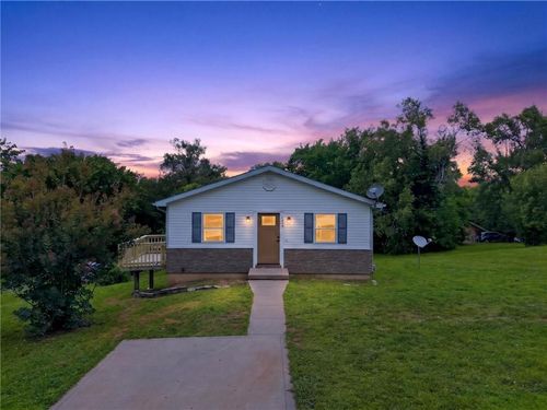 604 W Royle St, Richmond, MO, 64085-1540 | Card Image