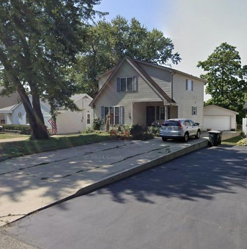 12132 223rd Ave, Bristol, WI, 53104-9327 | Card Image