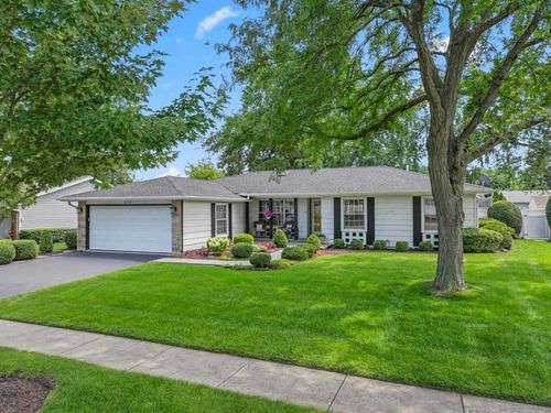 577 Lowestoft Ln, Elk Grove Village, IL, 60007-3446 | Card Image