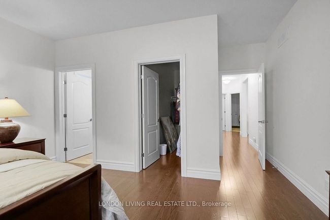 2820 Devon Rd, House other with 4 bedrooms, 3 bathrooms and 4 parking in London ON | Image 17