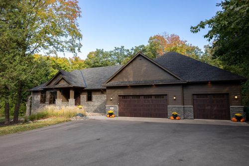 20060 Vine St, Excelsior, MN, 55331-8694 | Card Image