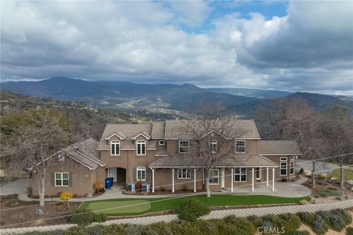 42139 Old Yosemite Rd, Oakhurst, CA, 93644-8587 | Card Image