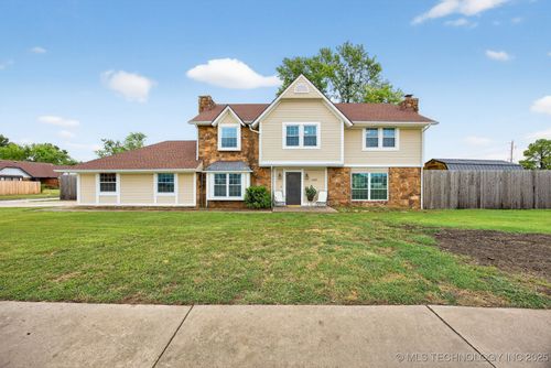 9603 N 111th East Ave, Owasso, OK, 74055-4312 | Card Image