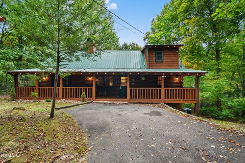 1521 Dawn Ln, Sevierville, TN, 37876-7425 | Card Image