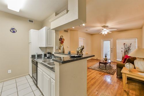 apt-5204-1330 Old Spanish Trl, Houston, TX, 77054-1835 | Card Image