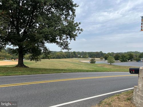 588 Lewisberry Rd, NEW CUMBERLAND, PA, 17070-2735 | Card Image