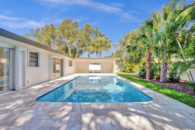 2111 Ne 35 Th St, House other with 3 bedrooms, 2 bathrooms and null parking in Lighthouse Point FL | Image 27