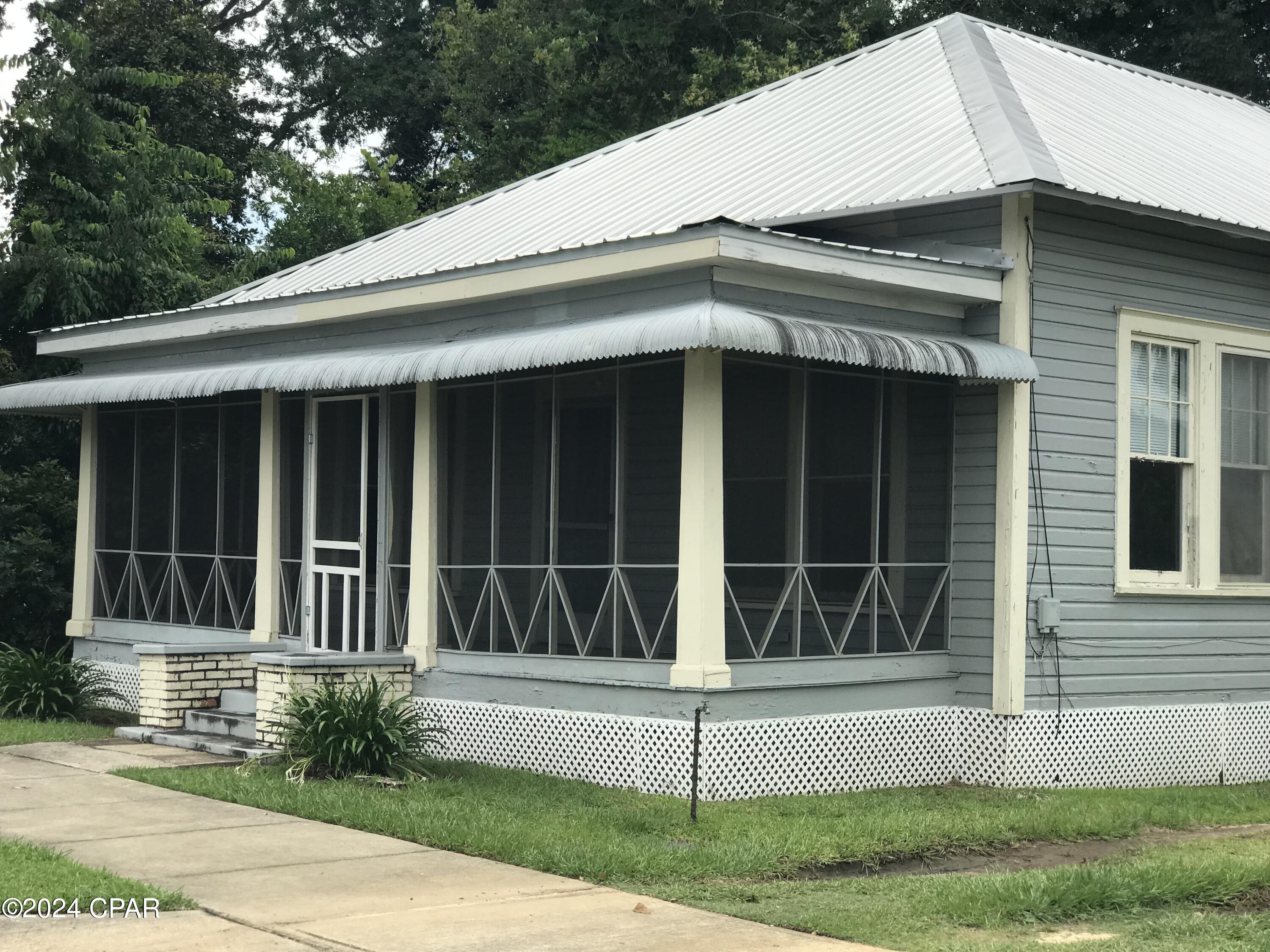 Jefferson St, Marianna, FL 32446