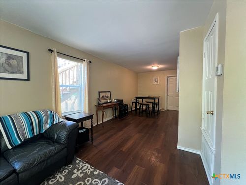 898 Advance St, San Marcos, TX, 78666-3174 | Card Image