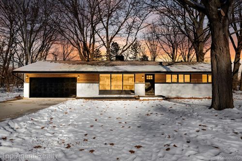 25216 Muerland Rd, Southfield, MI, 48033-5357 | Card Image