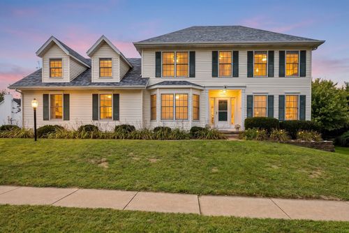 4816 Norfolk Place, Bettendorf, IA, 52722 | Card Image