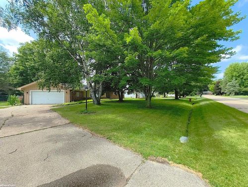 3035 E Hillcrest Dr, North Street, MI, 48049-4410 | Card Image