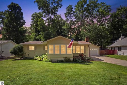 133 Winona Pl, Cadillac, MI, 49601-9233 | Card Image