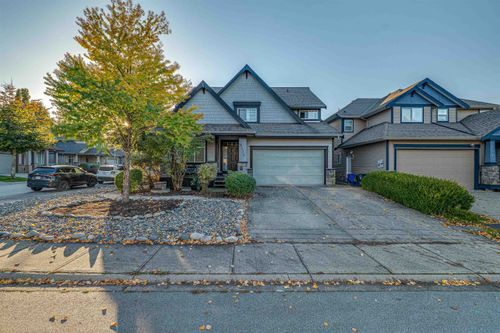 8375 209 St, Langley, BC, V2Y0A3 | Card Image