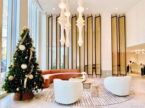 6g-30 Vernon Blvd, Astoria, NY, 11102-4025 | Card Image