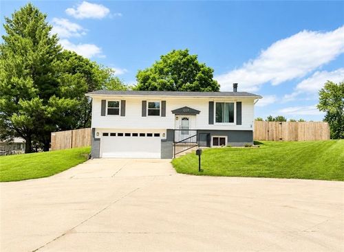 1227 Ashwood Cir, Maryville, MO, 64468-1206 | Card Image