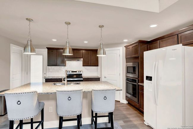 3363 English Crossing Rd, House other with 3 bedrooms, 4 bathrooms and null parking in Bandera TX | Image 14