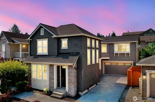 18251 Ne 111th St, Redmond, WA, 98052-2353 | Card Image