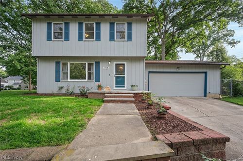 2303 18th St, Cuyahoga Falls, OH, 44223-2002 | Card Image