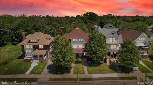 852 E Grand Blvd, Detroit, MI, 48207-2552 | Card Image