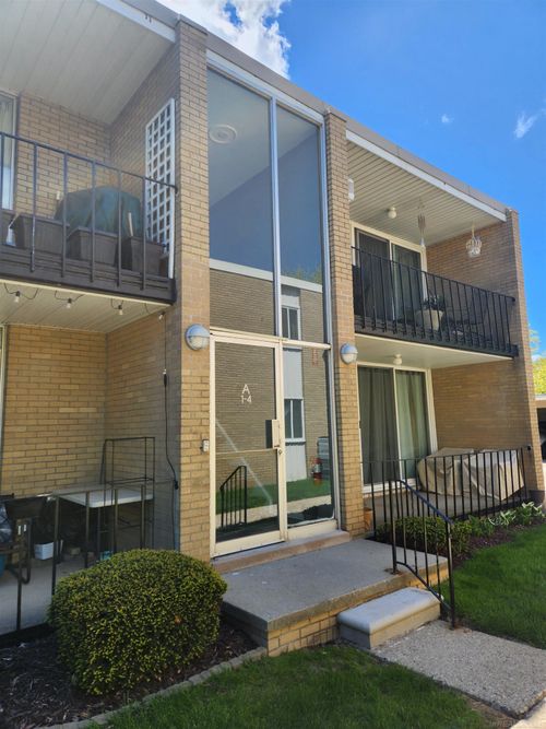 28111 Jefferson Apt A4 Avenue, St Clair Shores, MI, 48081 | Card Image