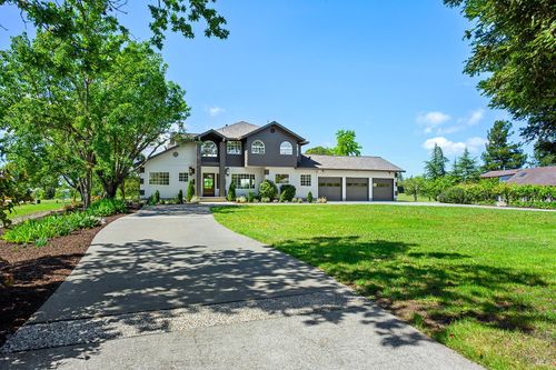 5533 Oak Meadow Dr, Santa Rosa, CA, 95401-7303 | Card Image