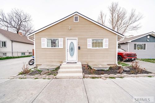 135 College Street, Idaho Falls, ID, 83402 | Card Image