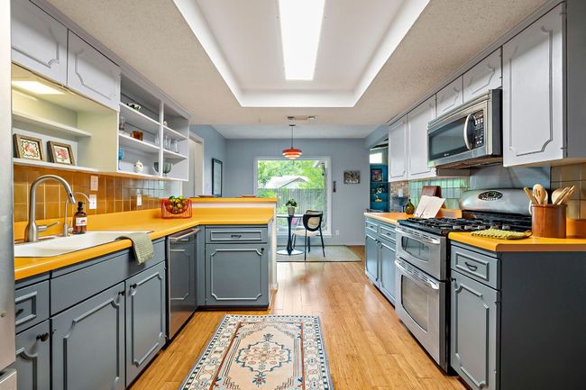 Vintage charm and modern appliances | Image 15