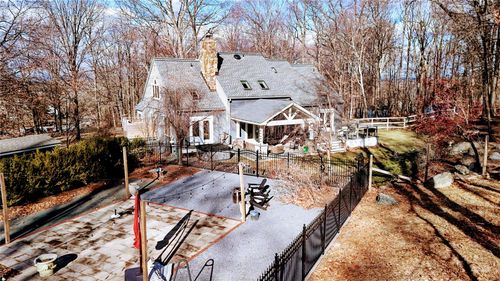 12 Hidden Meadow Rd, Warwick, NY, 10990-2427 | Card Image
