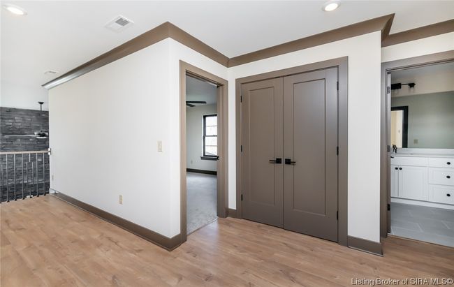 5560 Old Vincennes Rd, Home with 4 bedrooms, 4 bathrooms and null parking in Floyds Knobs IN | Image 76