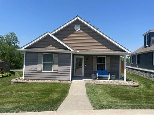 4801 N Creekwood Dr, Saint Joseph, MO, 64507-5207 | Card Image