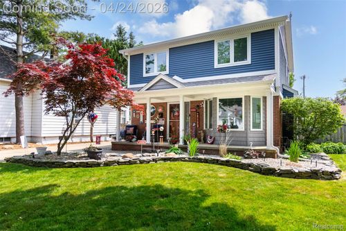 653 Chestnut St, Wyandotte, MI, 48192-5019 | Card Image