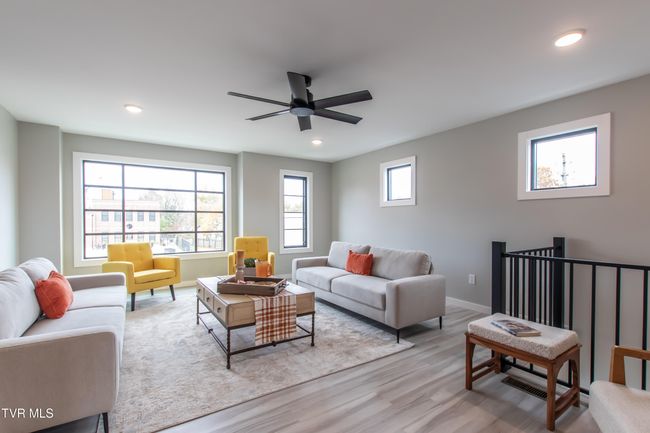 B5 - 577 English St, Home with 3 bedrooms, 3 bathrooms and null parking in Bristol TN | Image 5