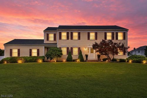 2 Daniel Dr, HILLSBOROUGH, NJ, 08844-3012 | Card Image