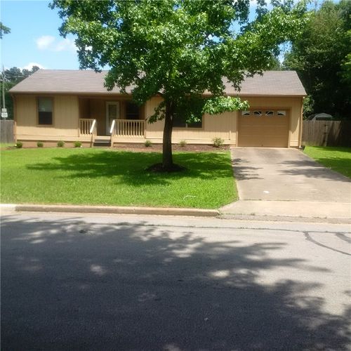 2110 S Emma Ave, Fayetteville, AR, 72701-6933 | Card Image