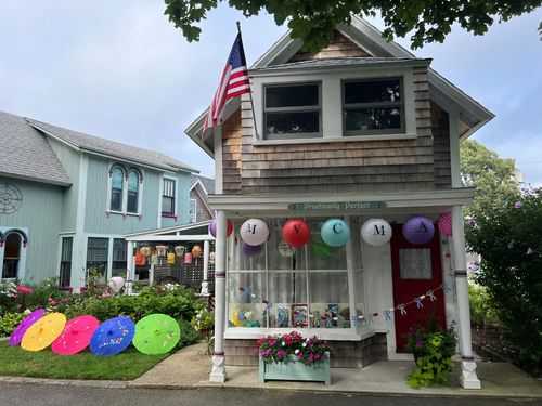 22 Montgomery Sq, Oak Bluffs, MA, 02557-7060 | Card Image