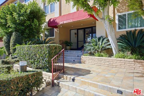 302-1121 N Olive Drive, Los Angeles, CA, 90069 | Card Image