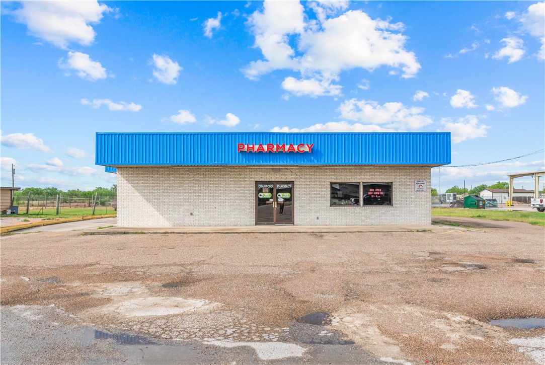 407 E Orange Ave, Orange Grove, TX 78372