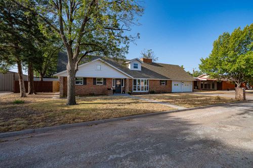 1406 Bartley St, Stamford, TX, 79553-6102 | Card Image