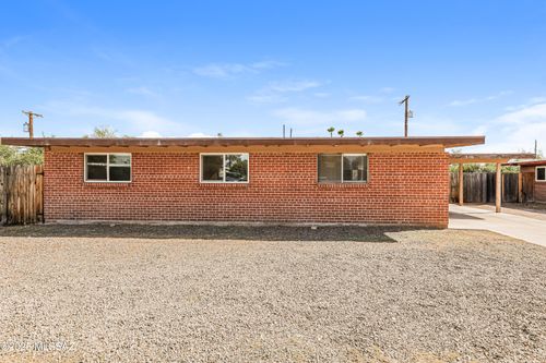 1101 W Farr St, Tucson, AZ, 85705-3415 | Card Image