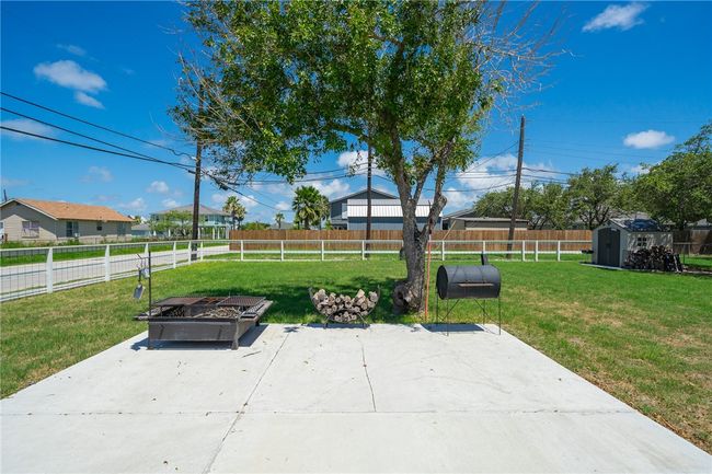 1403 Mccampbell St, House other with 3 bedrooms, 2 bathrooms and 5 parking in Aransas Pass TX | Image 26
