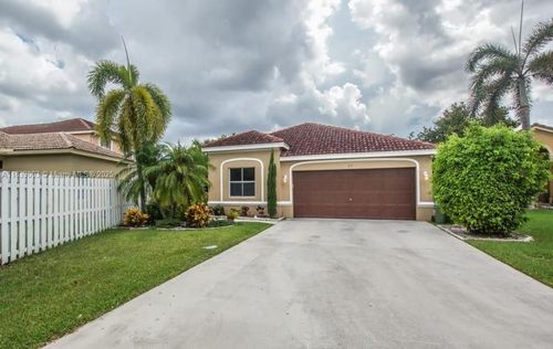 675-675 Maplewood Ct, Weston, FL, 33327-1821 | Card Image