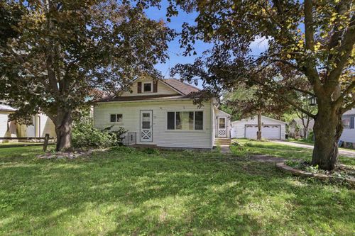 313 E North Lake St, Hancock, WI, 54943-9409 | Card Image