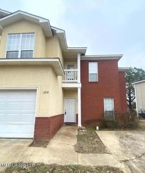 1306 Saint Andrews Ln, Starkville, MS, 39759-1611 | Card Image